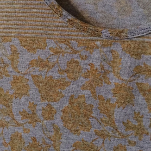 Lularoe Classic Tee - Picture 2 of 3